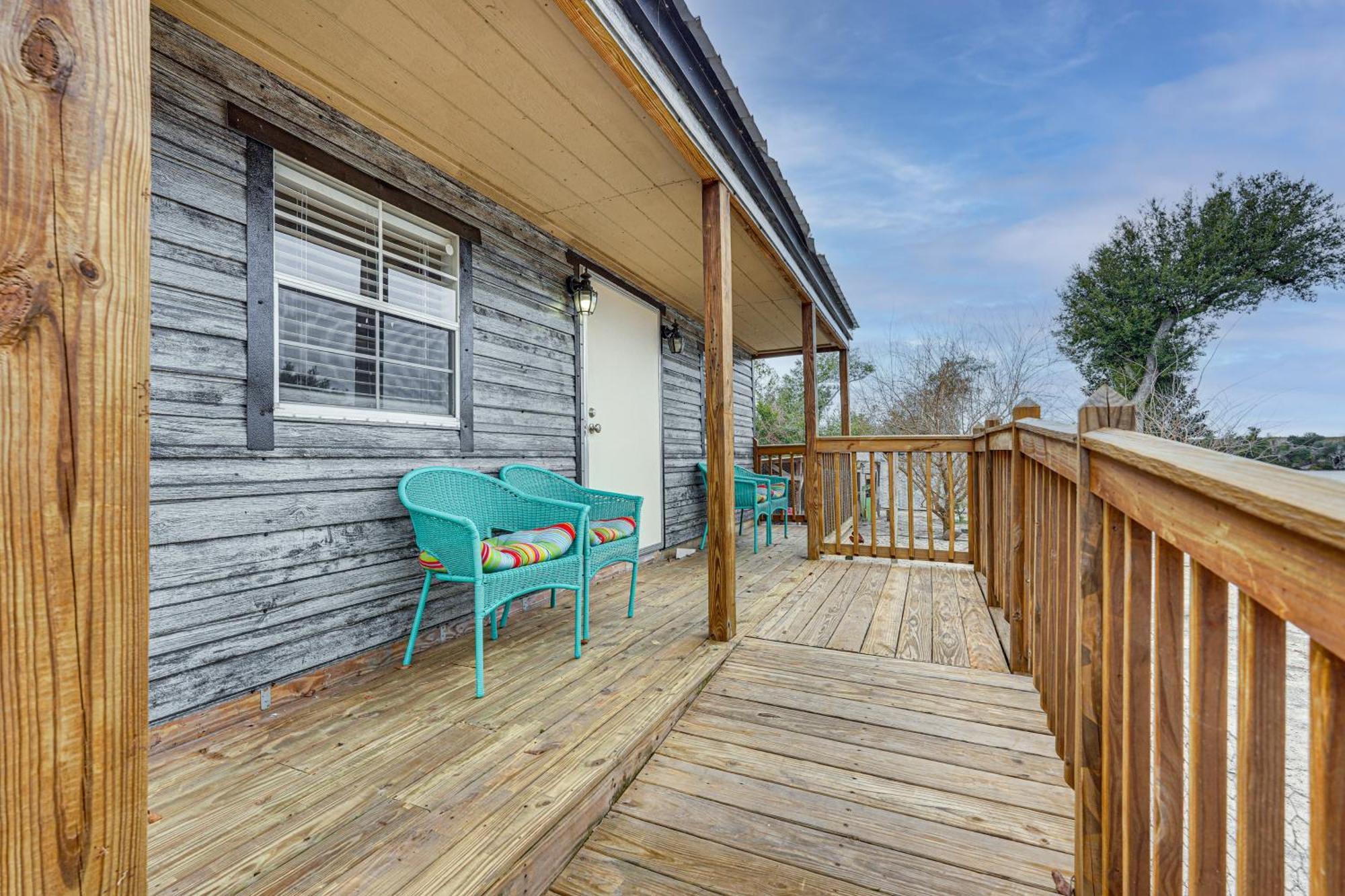 Lakefront Panama City Studio With Hot Tub Access Екстер'єр фото