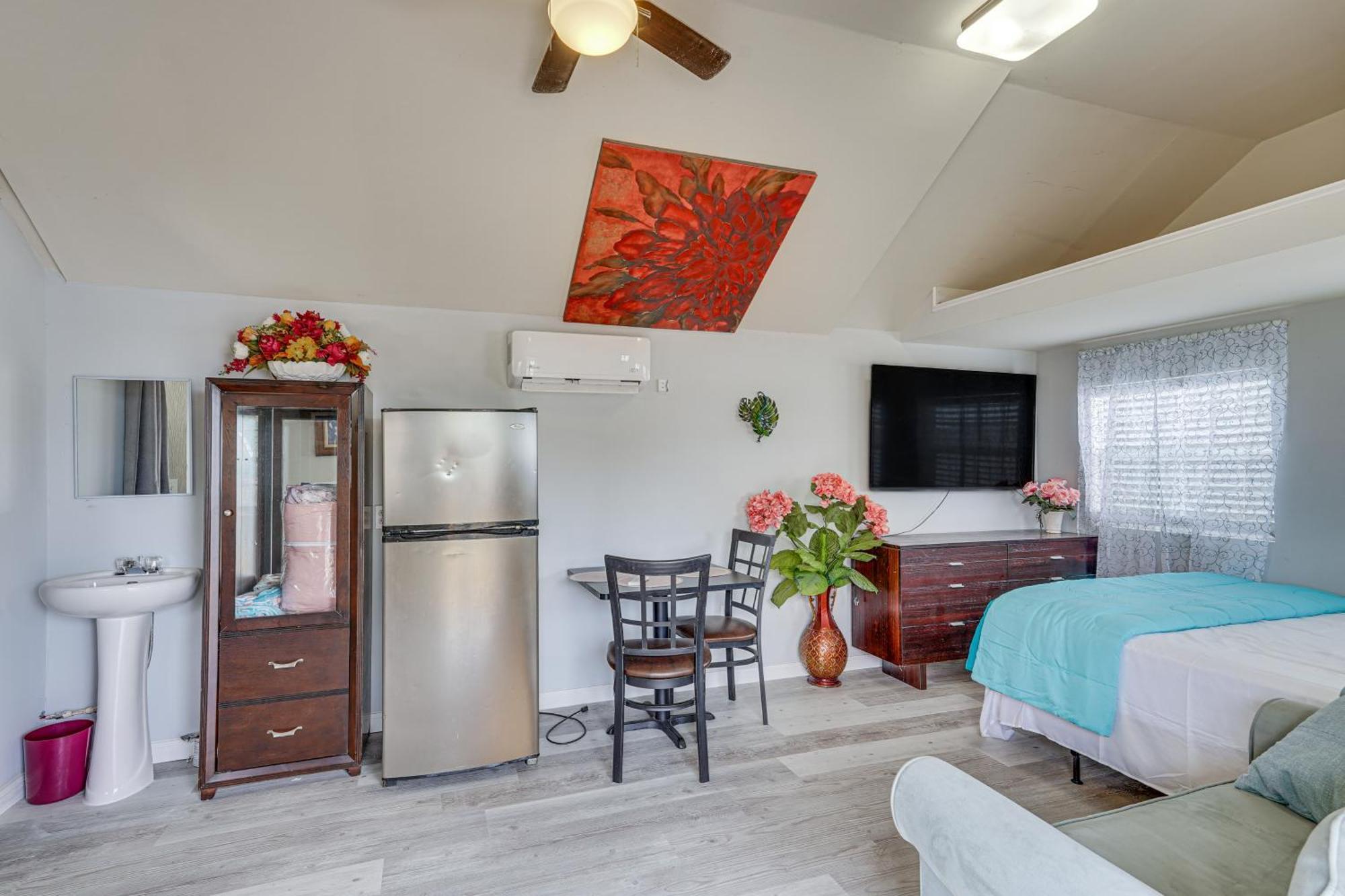 Lakefront Panama City Studio With Hot Tub Access Екстер'єр фото