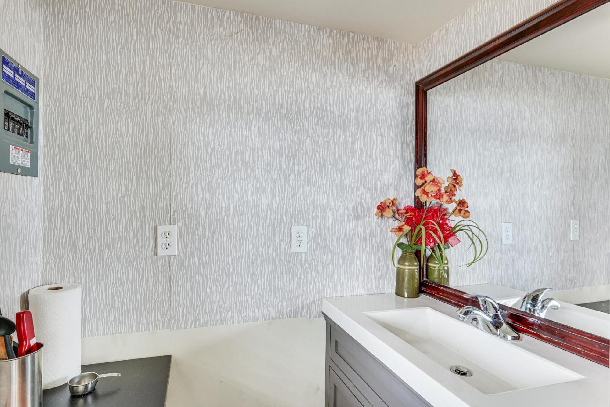 Lakefront Panama City Studio With Hot Tub Access Екстер'єр фото